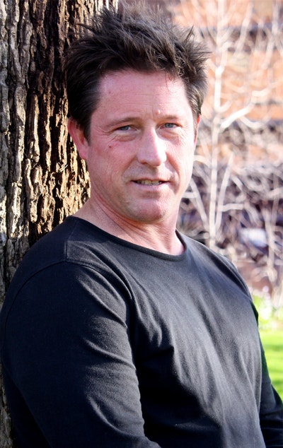 robert newton s runner Robert newton works as a full-time firefighter with the metropolitan fire brigade his first novel, my name is will thompson, was published in 2001 sinc. robert newton s runner Robert newton works as a full-time firefighter with the metropolitan fire brigade his first novel, my name is will thompson, was published in 2001 sinc.